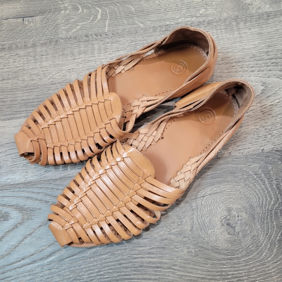 Urban Outfitters Woven Huarache Flats Tan Sandals Leather size 8 Boho - Picture 6 of 10